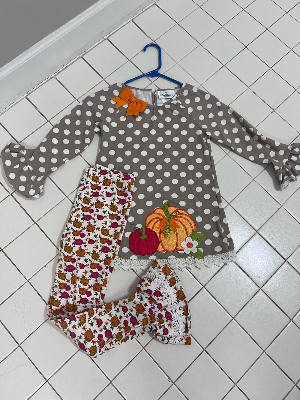Girls Polka Dot Pumpkin Tunic & Pumpkin Leggings Set - Gray